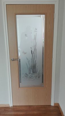 Houten deur met raam