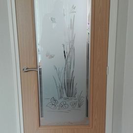 Houten deur met raam