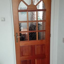 Klassieke deur met ramen