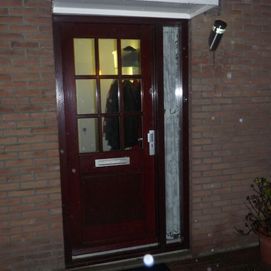 Buitendeur met raampjes 